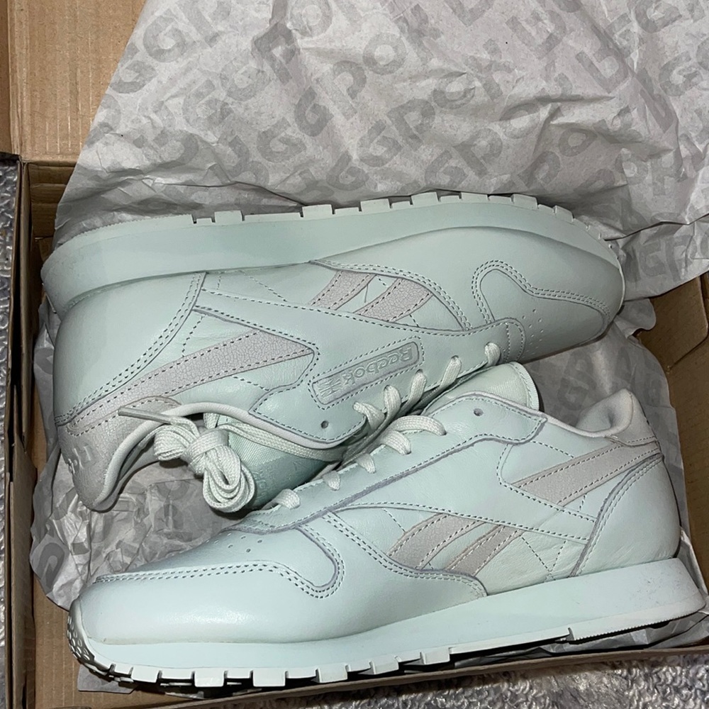 Brand new in box Reebok classic woman’s size 8